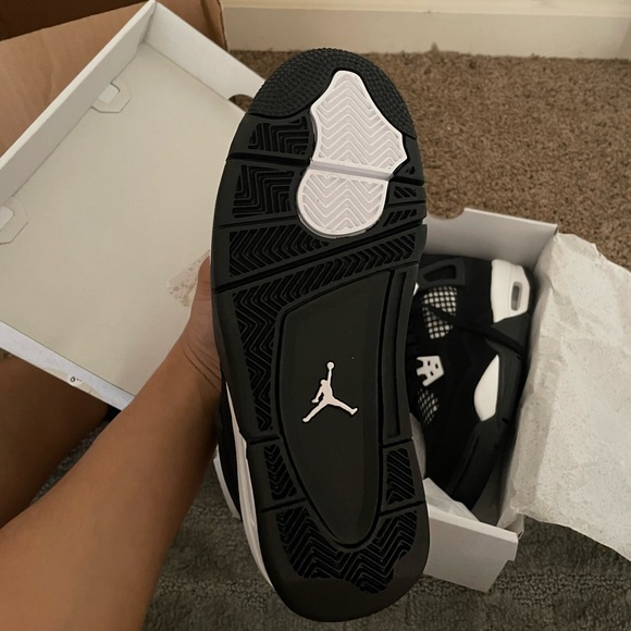 Air Jordan 4 - White Thunder - Picture 3 of 8